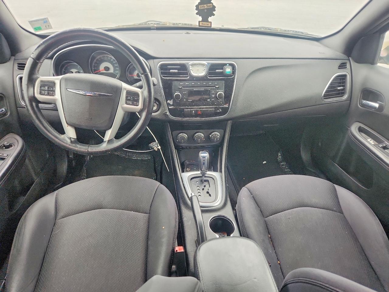 2013 CHRYSLER 200 TOURING photo 8
