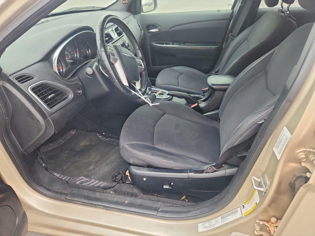 2013 CHRYSLER 200 TOURING photo 7