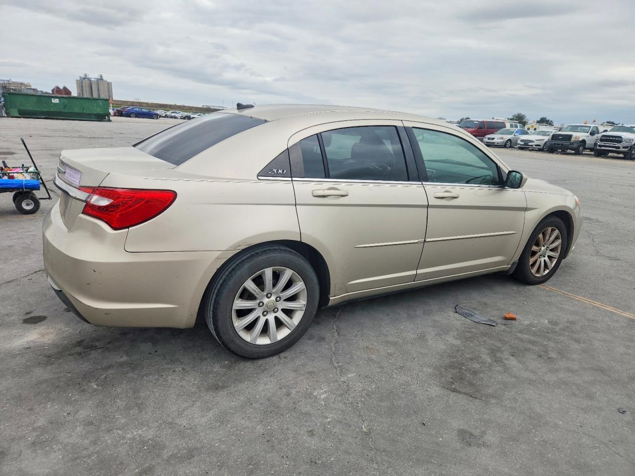2013 CHRYSLER 200 TOURING photo 3