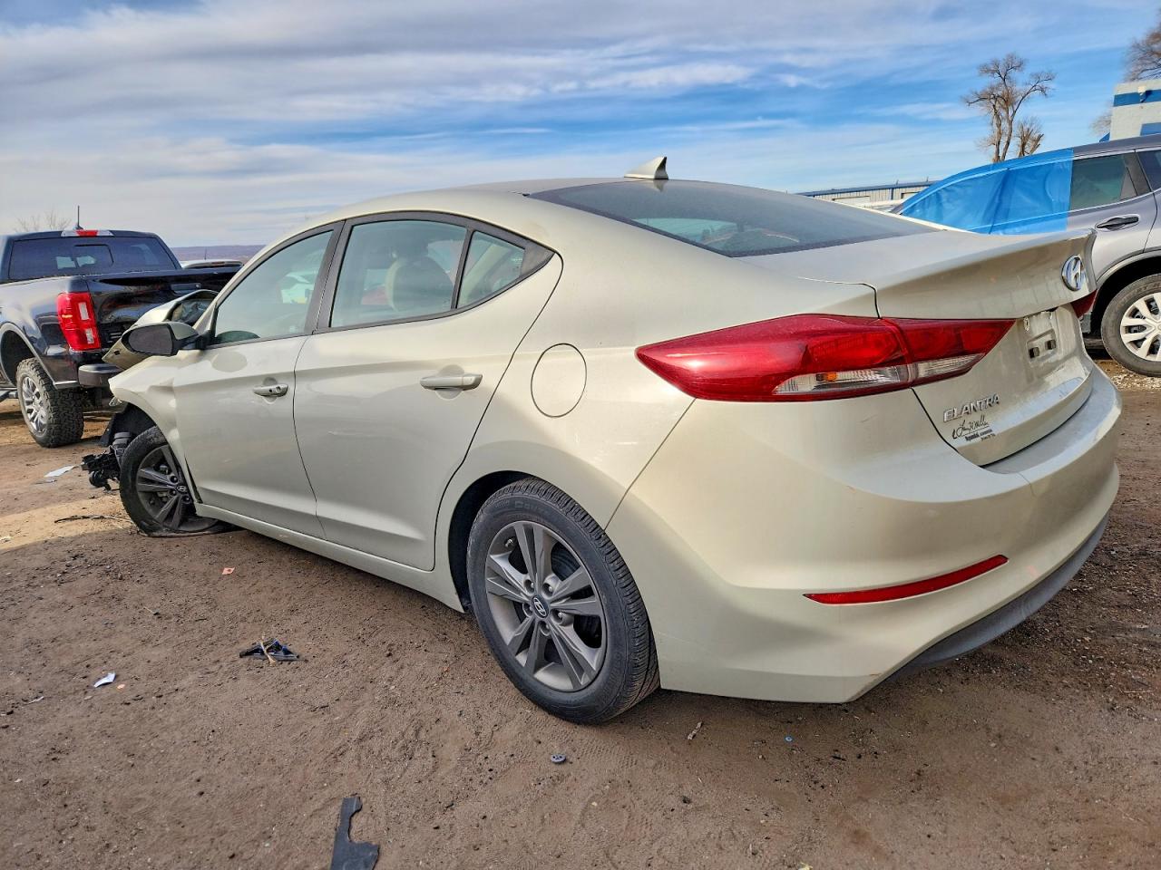 2017 HYUNDAI ELANTRA SE photo 2
