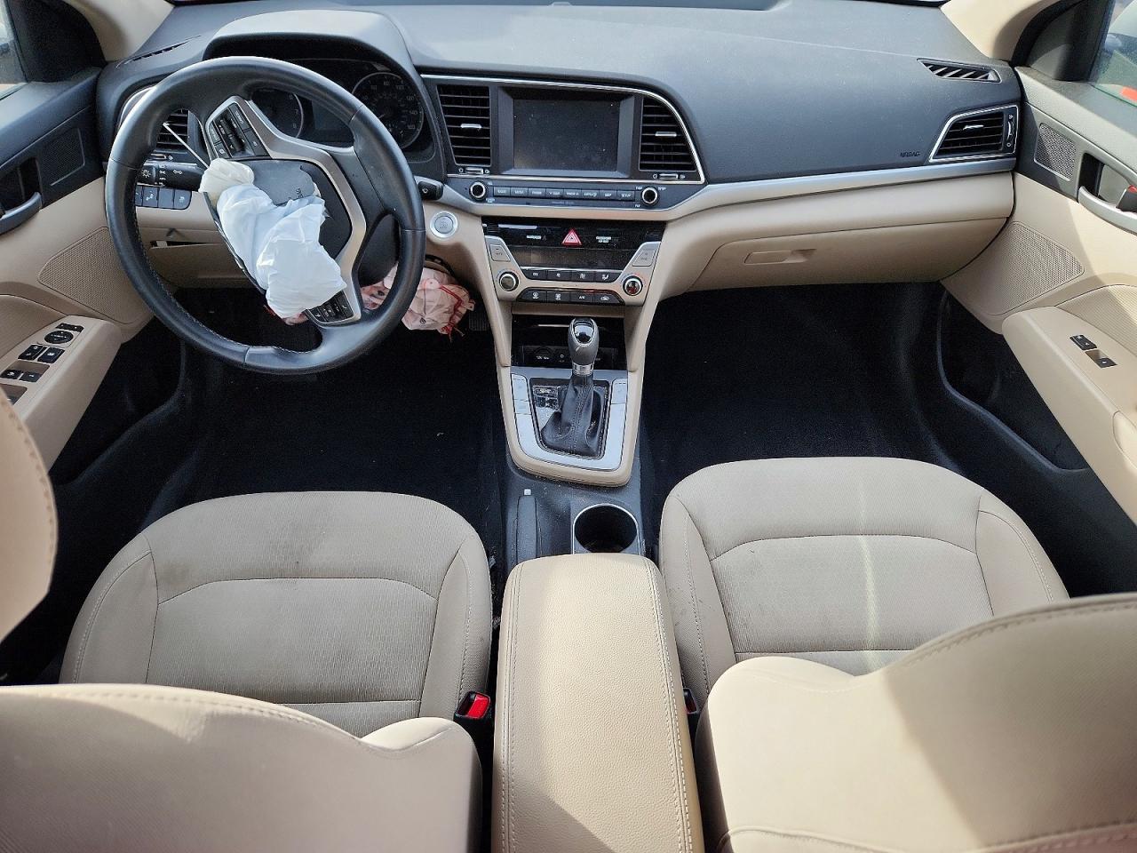 2017 HYUNDAI ELANTRA SE photo 8