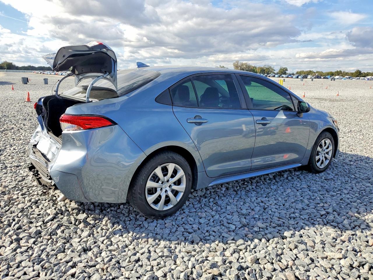 2020 TOYOTA COROLLA LE photo 3