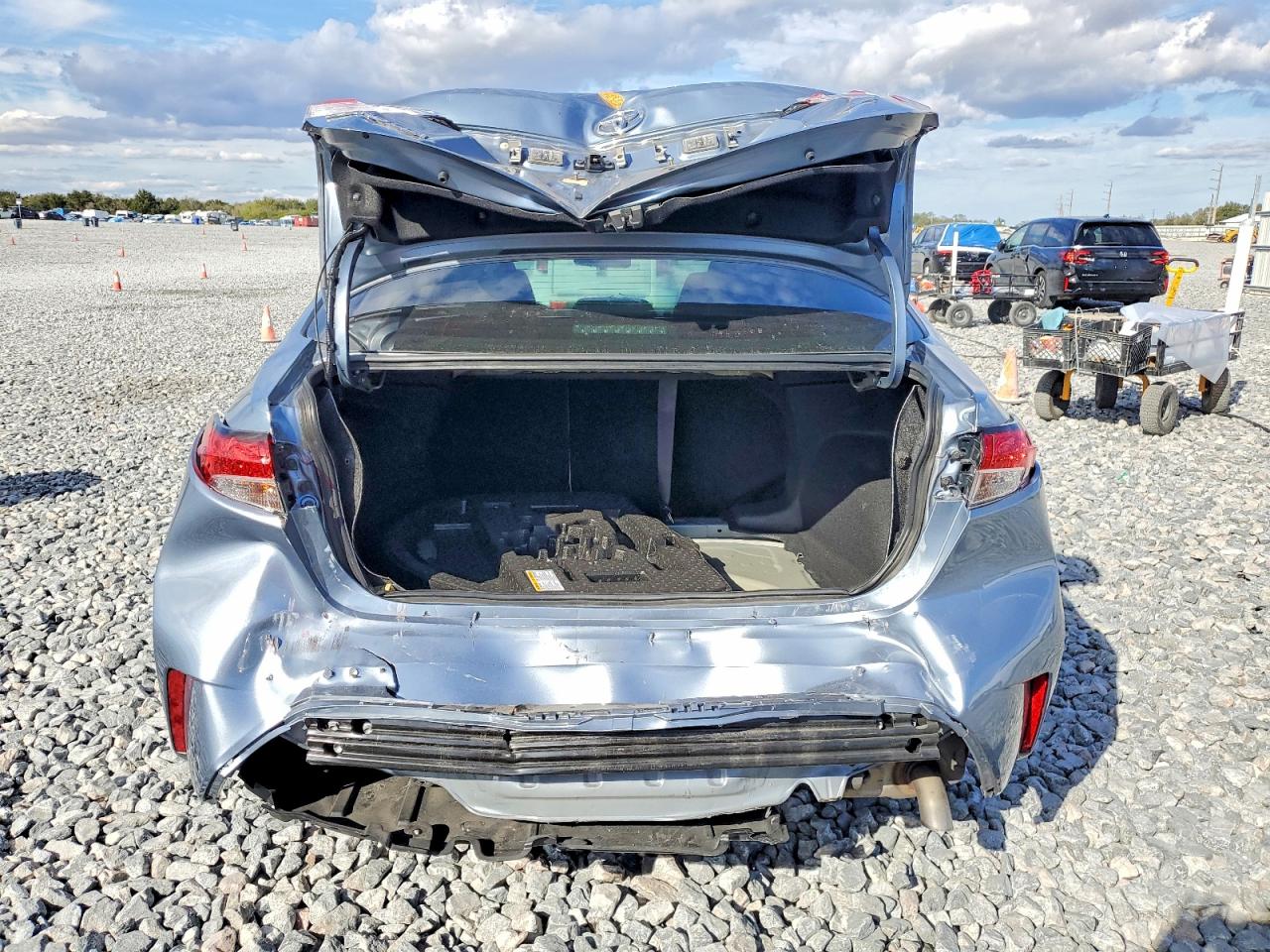 2020 TOYOTA COROLLA LE photo 6