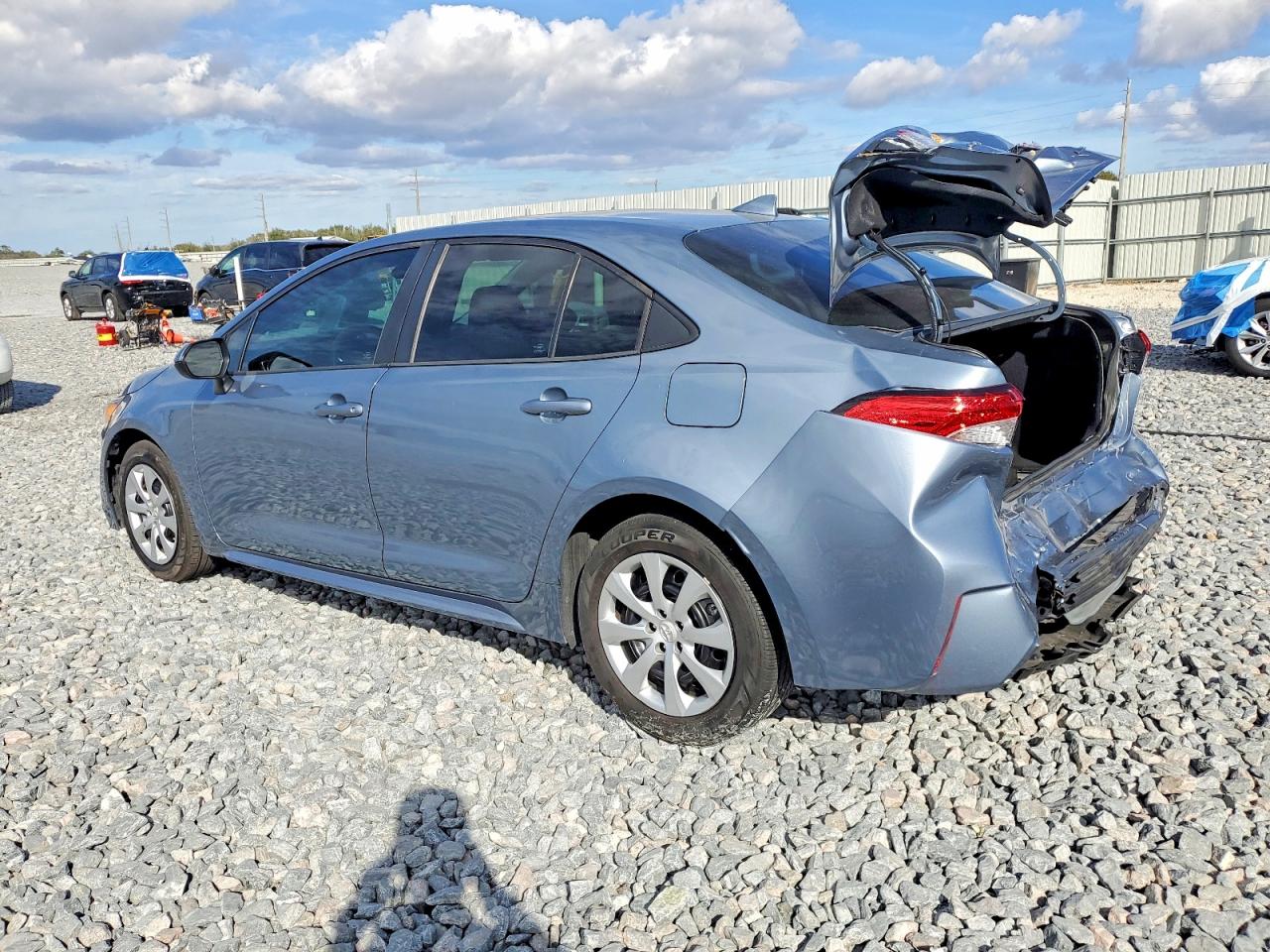 2020 TOYOTA COROLLA LE photo 2
