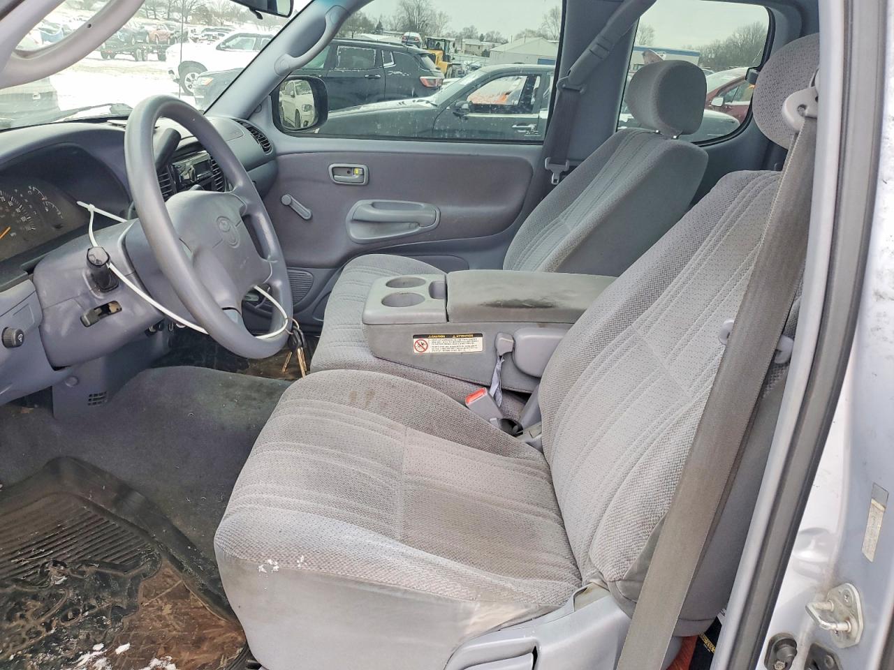 2000 TOYOTA TUNDRA photo 7