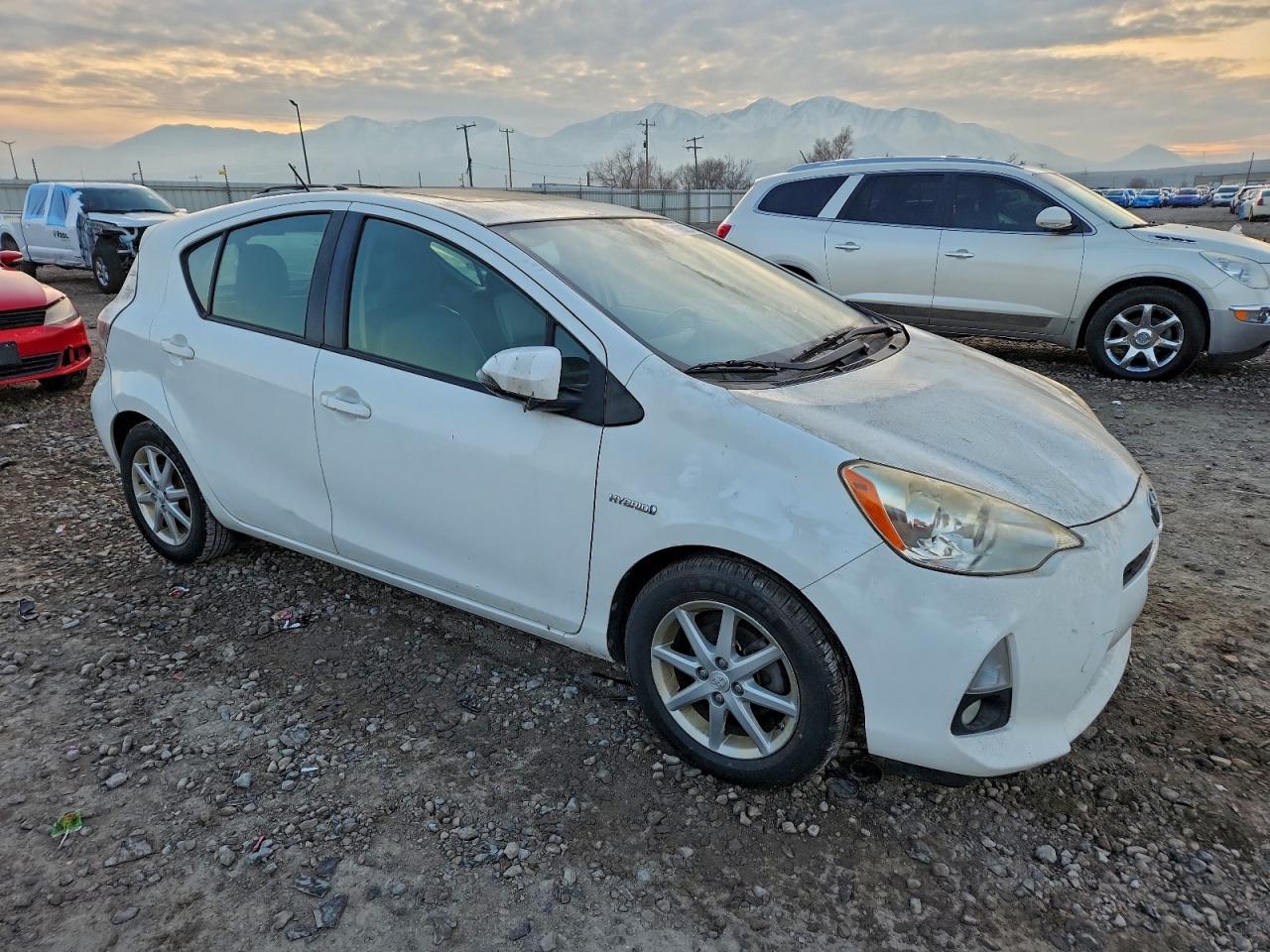 2012 TOYOTA PRIUS C photo 4