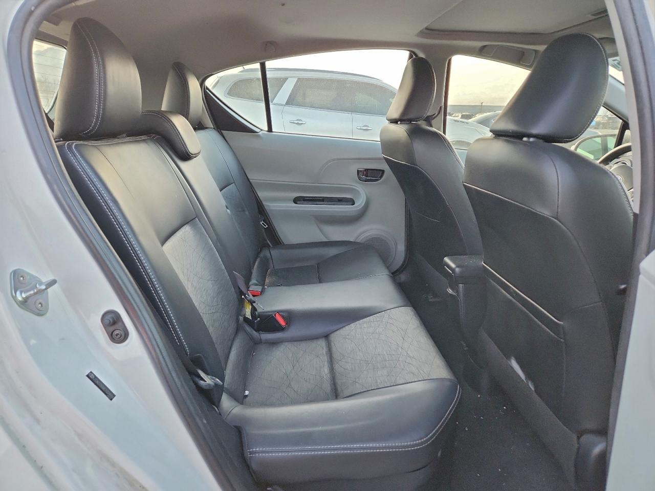 2012 TOYOTA PRIUS C photo 10