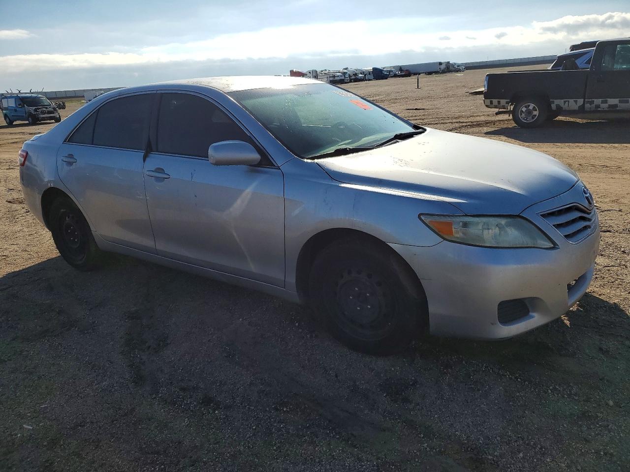 2011 TOYOTA CAMRY BASE photo 4