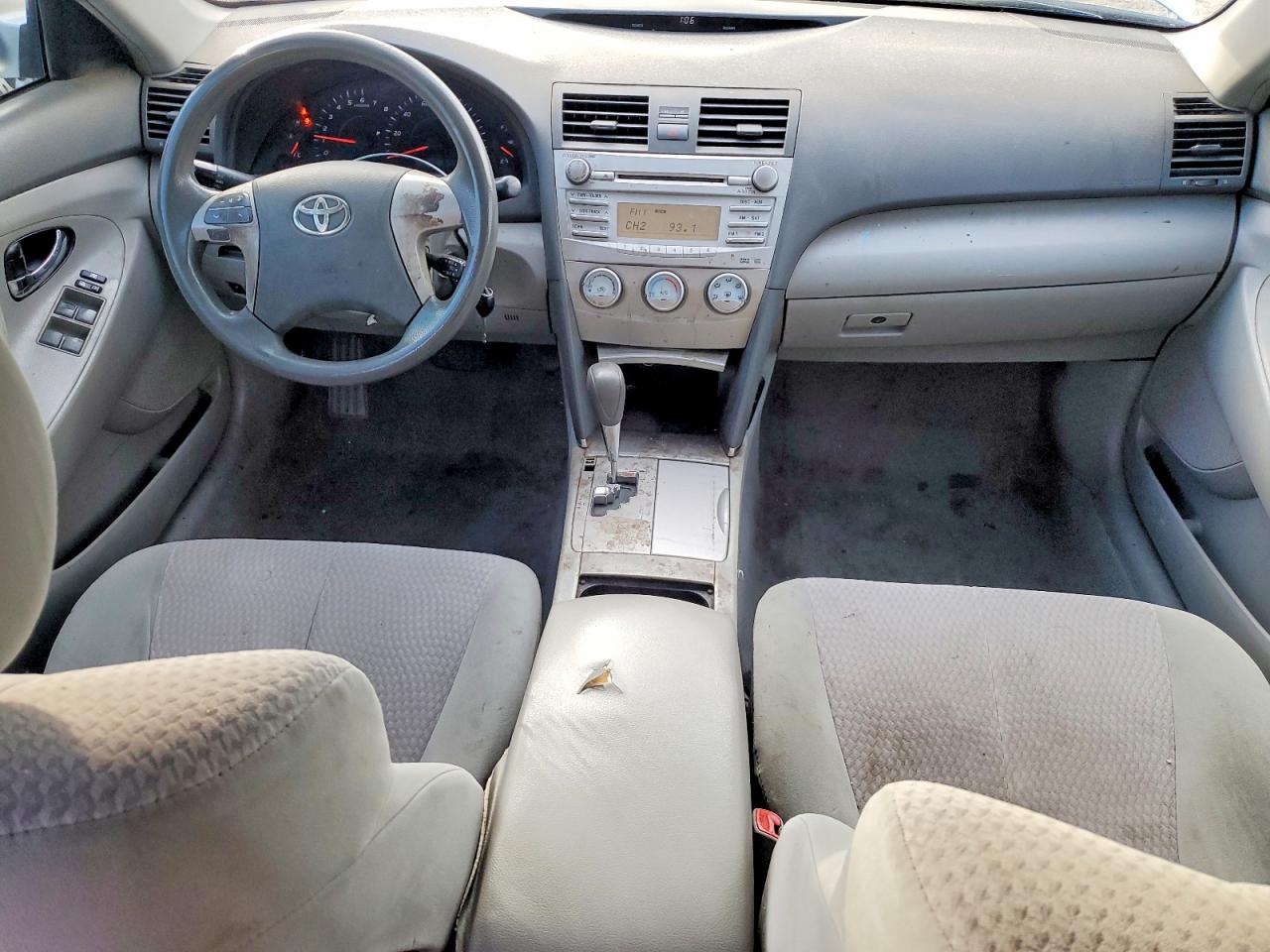 2011 TOYOTA CAMRY BASE photo 8