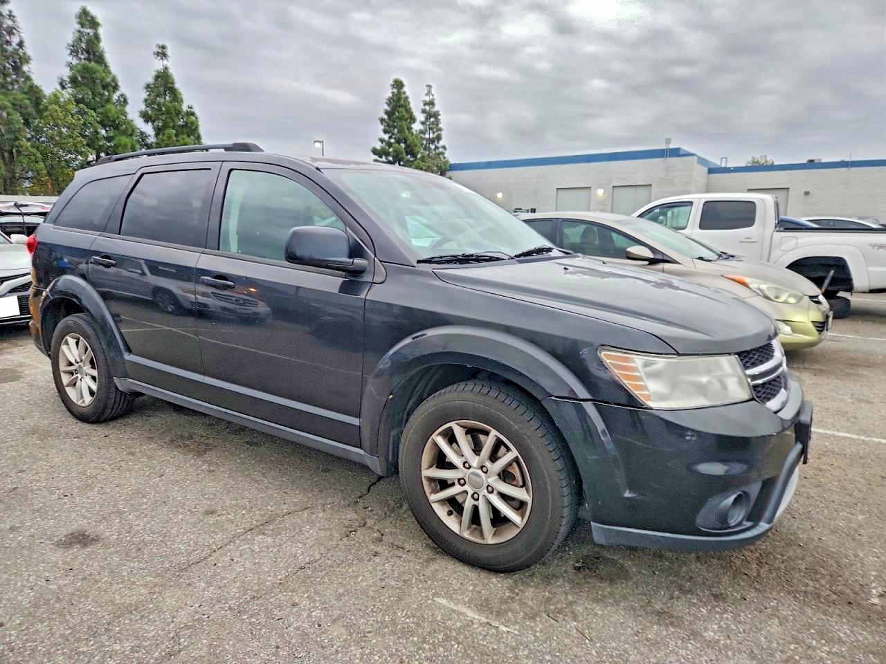 2013 DODGE JOURNEY SXT photo 4