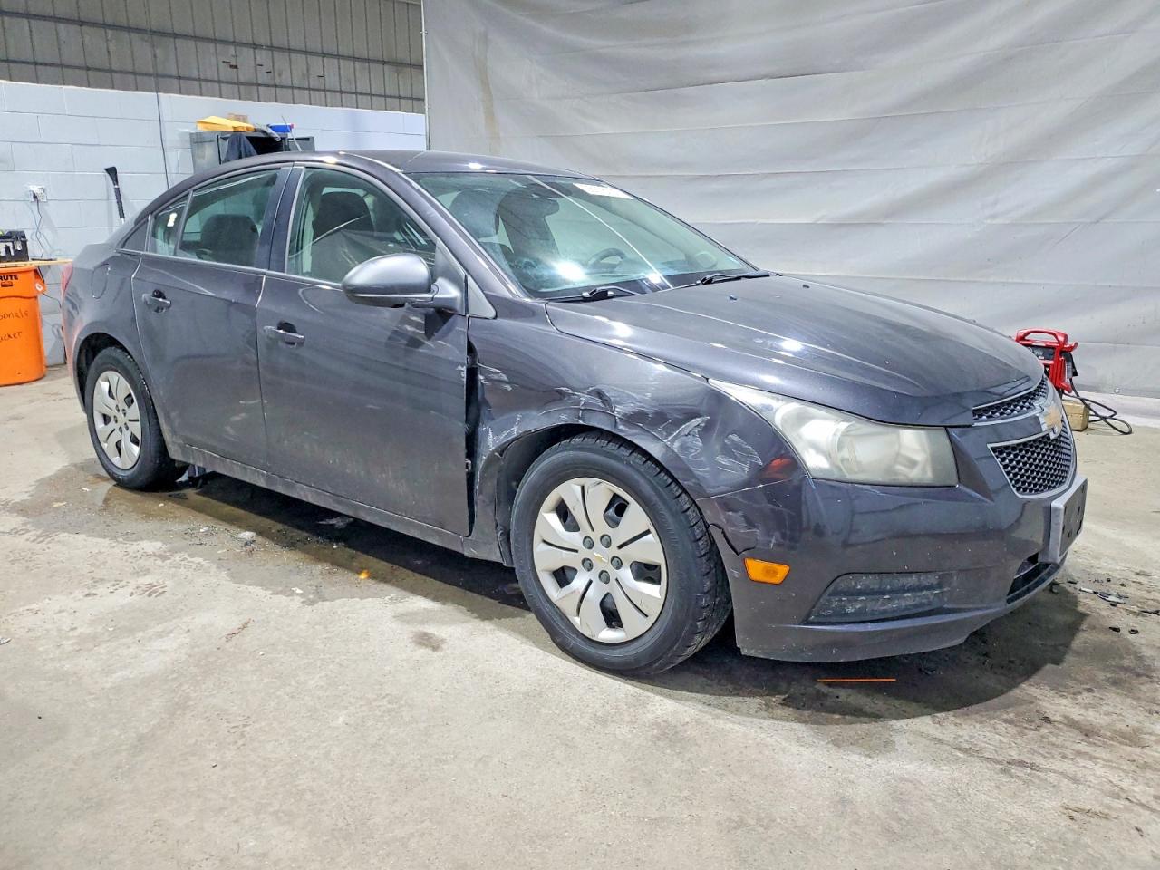 2014 CHEVROLET CRUZE LS photo 4