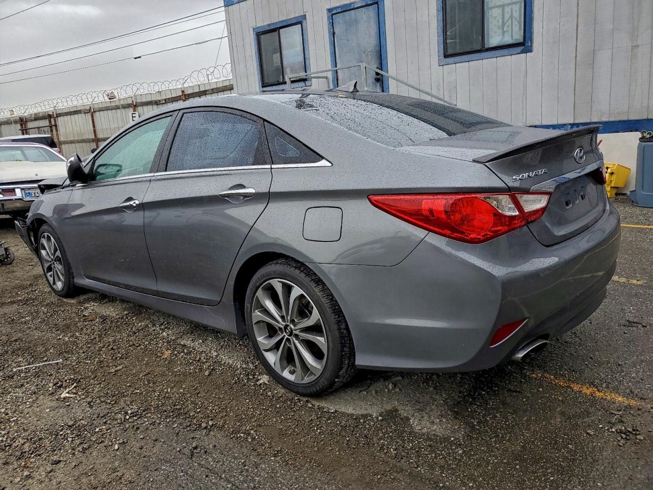 2014 HYUNDAI SONATA SE photo 2