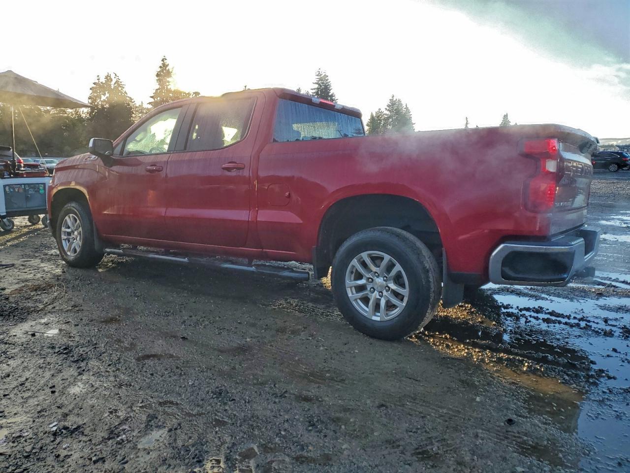 2021 CHEVROLET SILVERADO K1500 LT photo 2