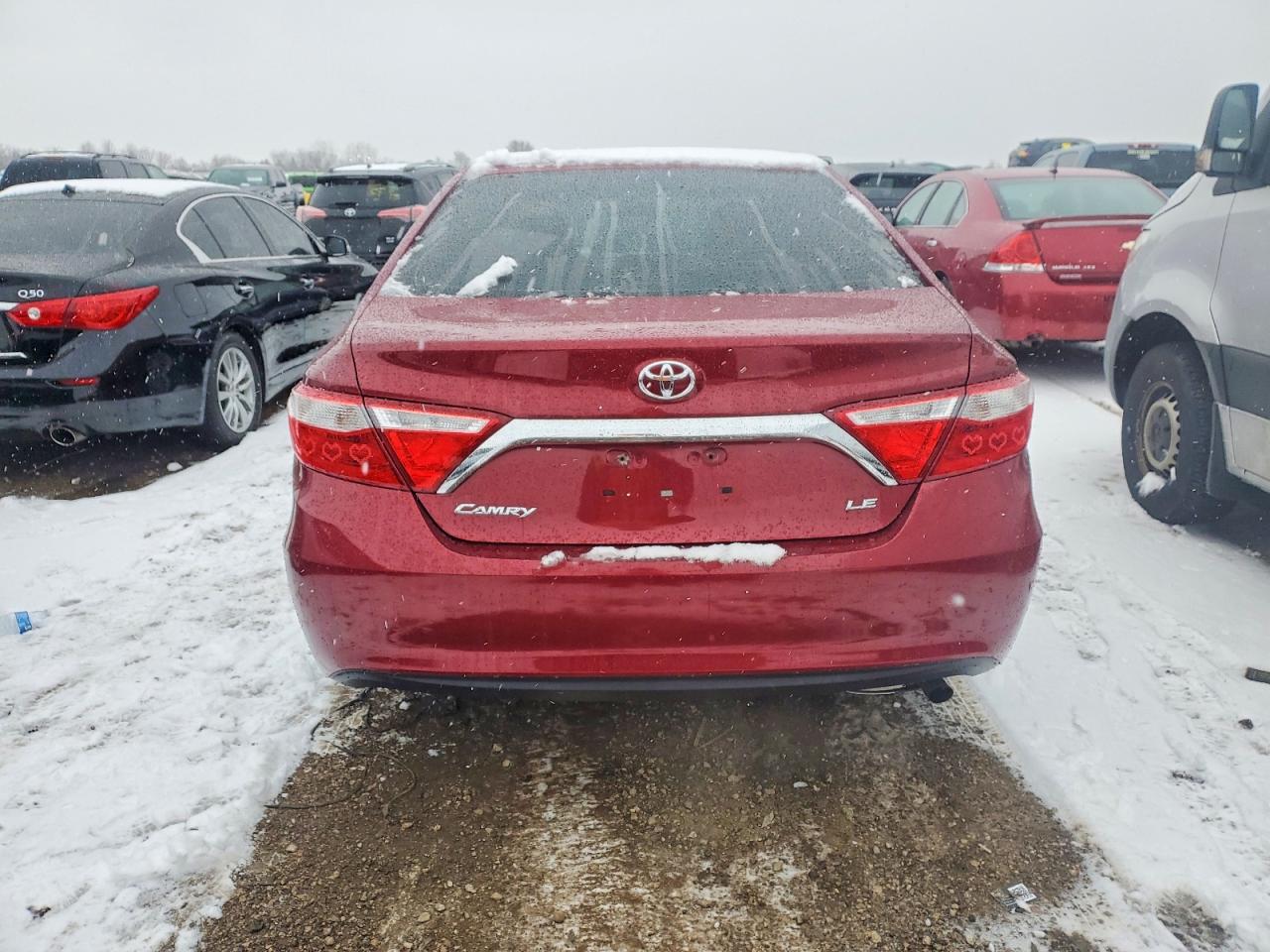 2017 TOYOTA CAMRY LE photo 6