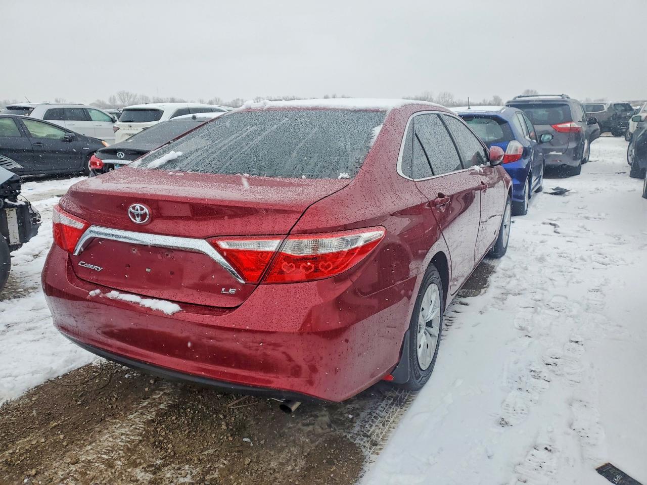 2017 TOYOTA CAMRY LE photo 3