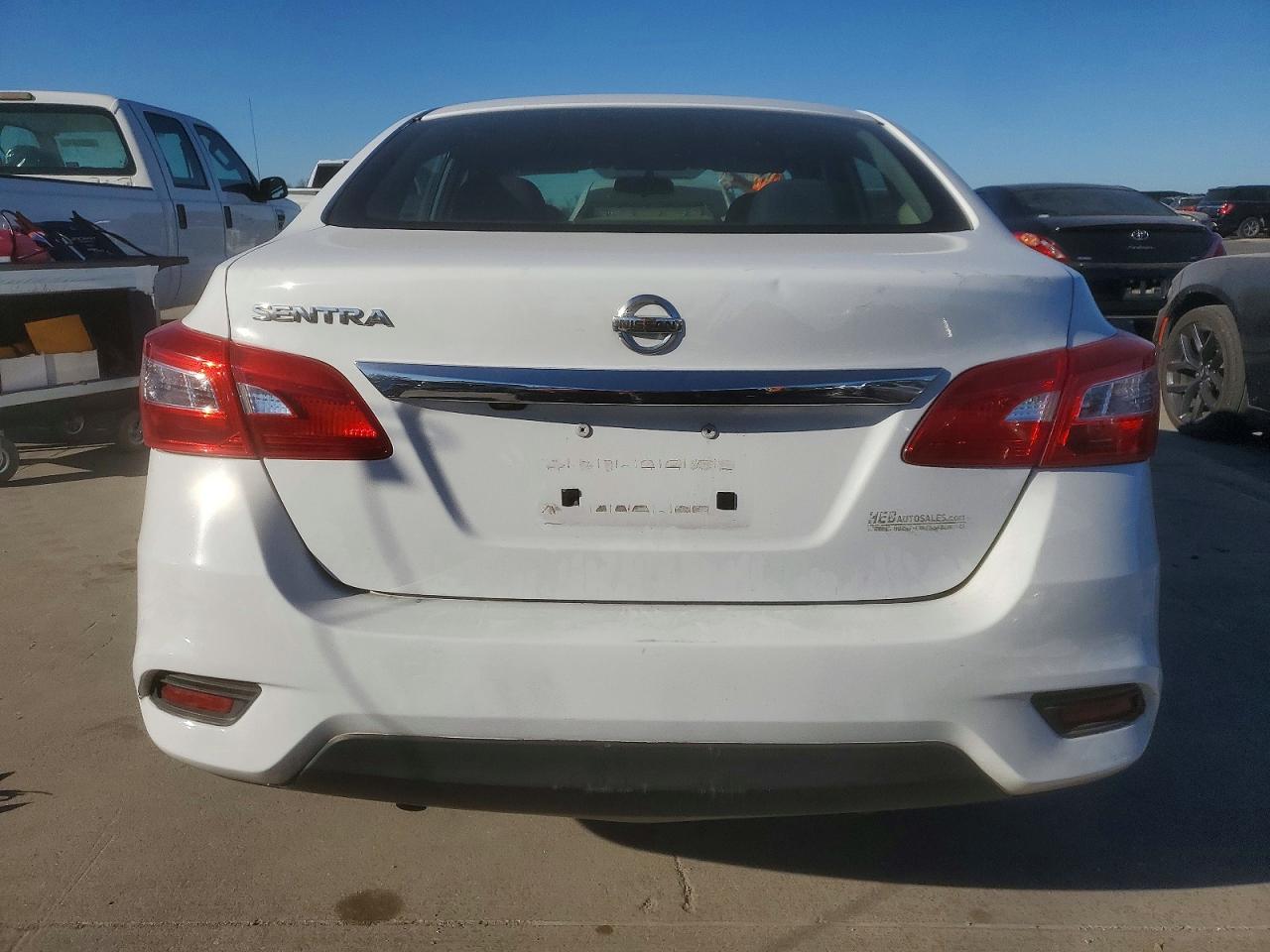 2019 NISSAN SENTRA S photo 6