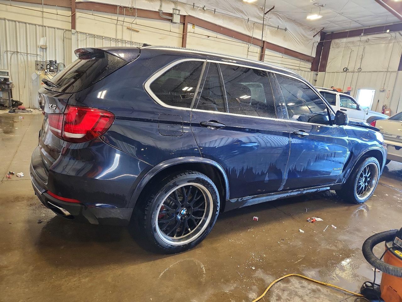 2016 BMW X5 XDRIVE50I photo 3