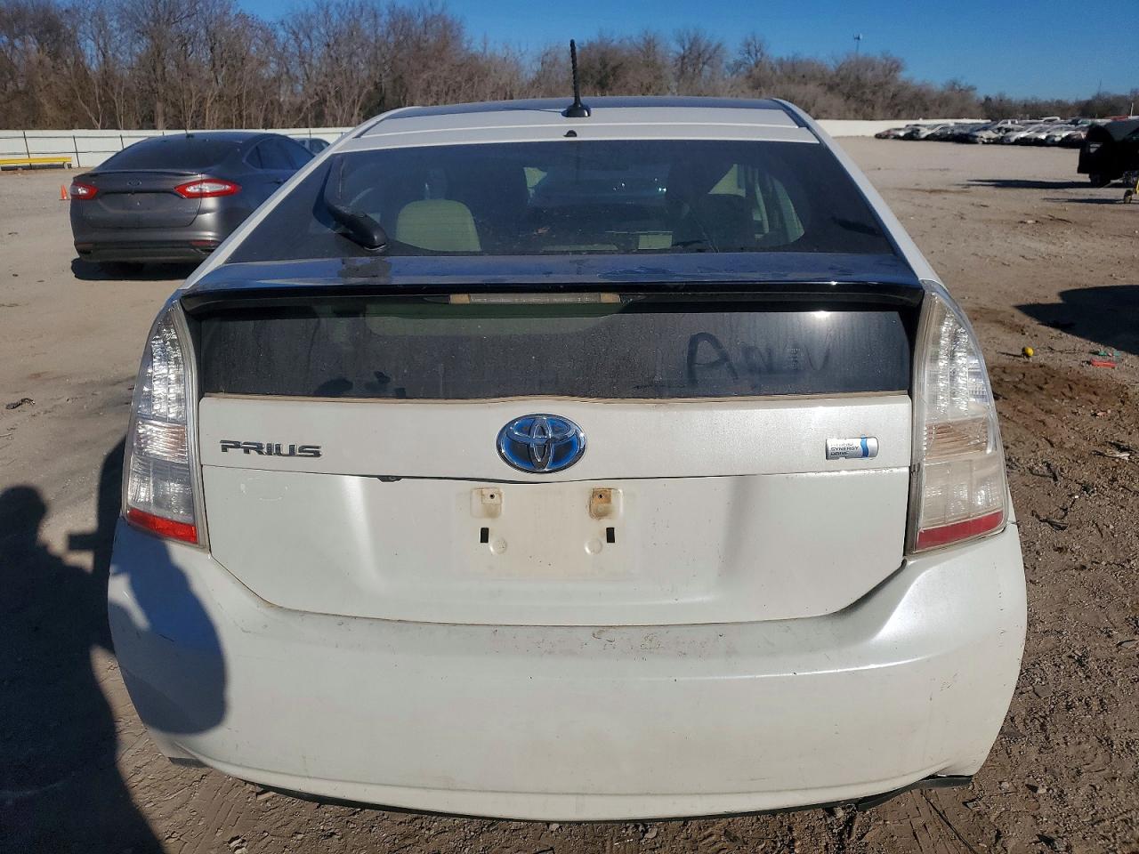 2011 TOYOTA PRIUS photo 11