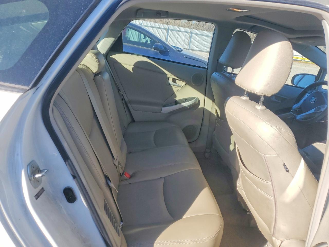 2011 TOYOTA PRIUS photo 19