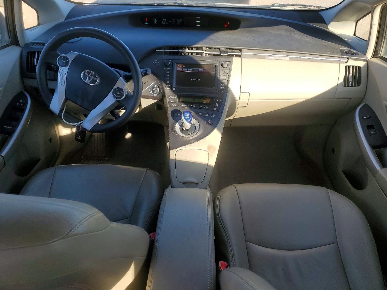 2011 TOYOTA PRIUS photo 15
