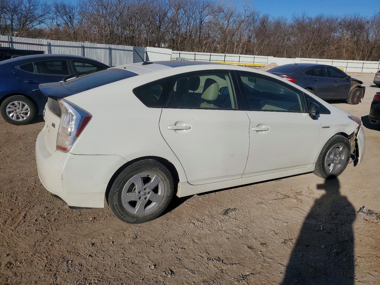 2011 TOYOTA PRIUS photo 5