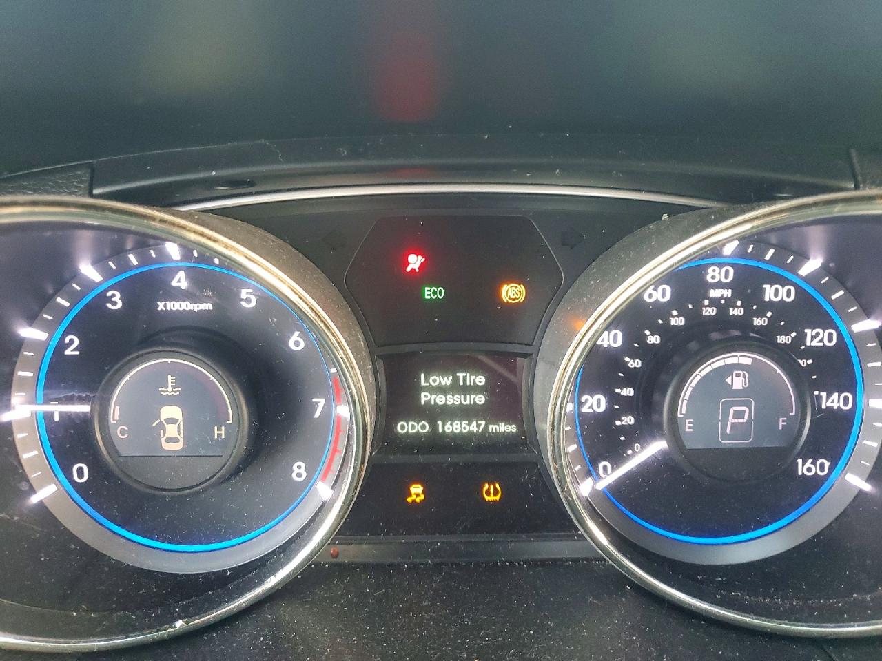 2013 HYUNDAI SONATA SE photo 25