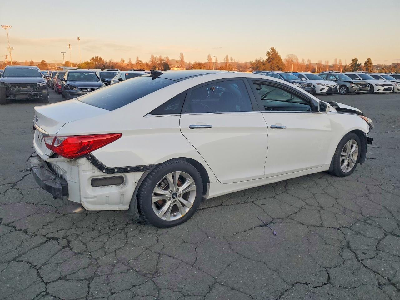 2013 HYUNDAI SONATA SE photo 7