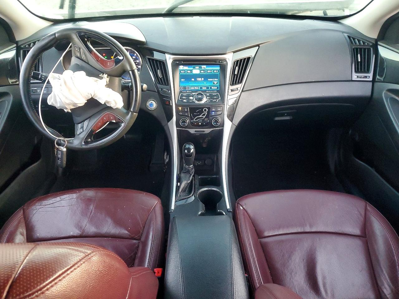 2013 HYUNDAI SONATA SE photo 22