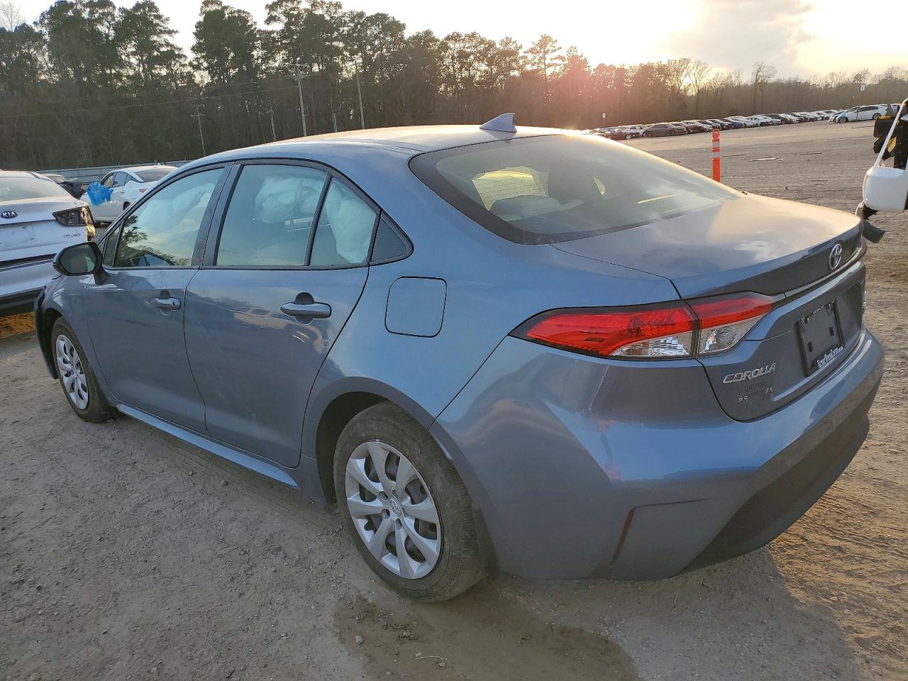 2024 TOYOTA COROLLA LE photo 2