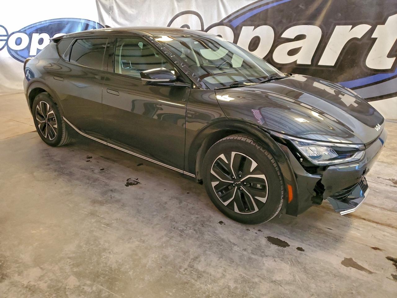 2024 KIA EV6 LIGHT photo 4