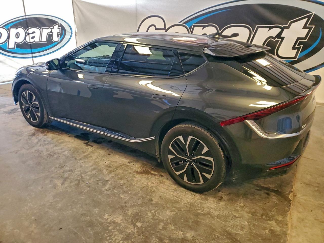 2024 KIA EV6 LIGHT photo 2
