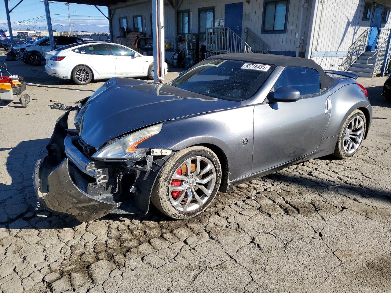 2012 NISSAN 370Z