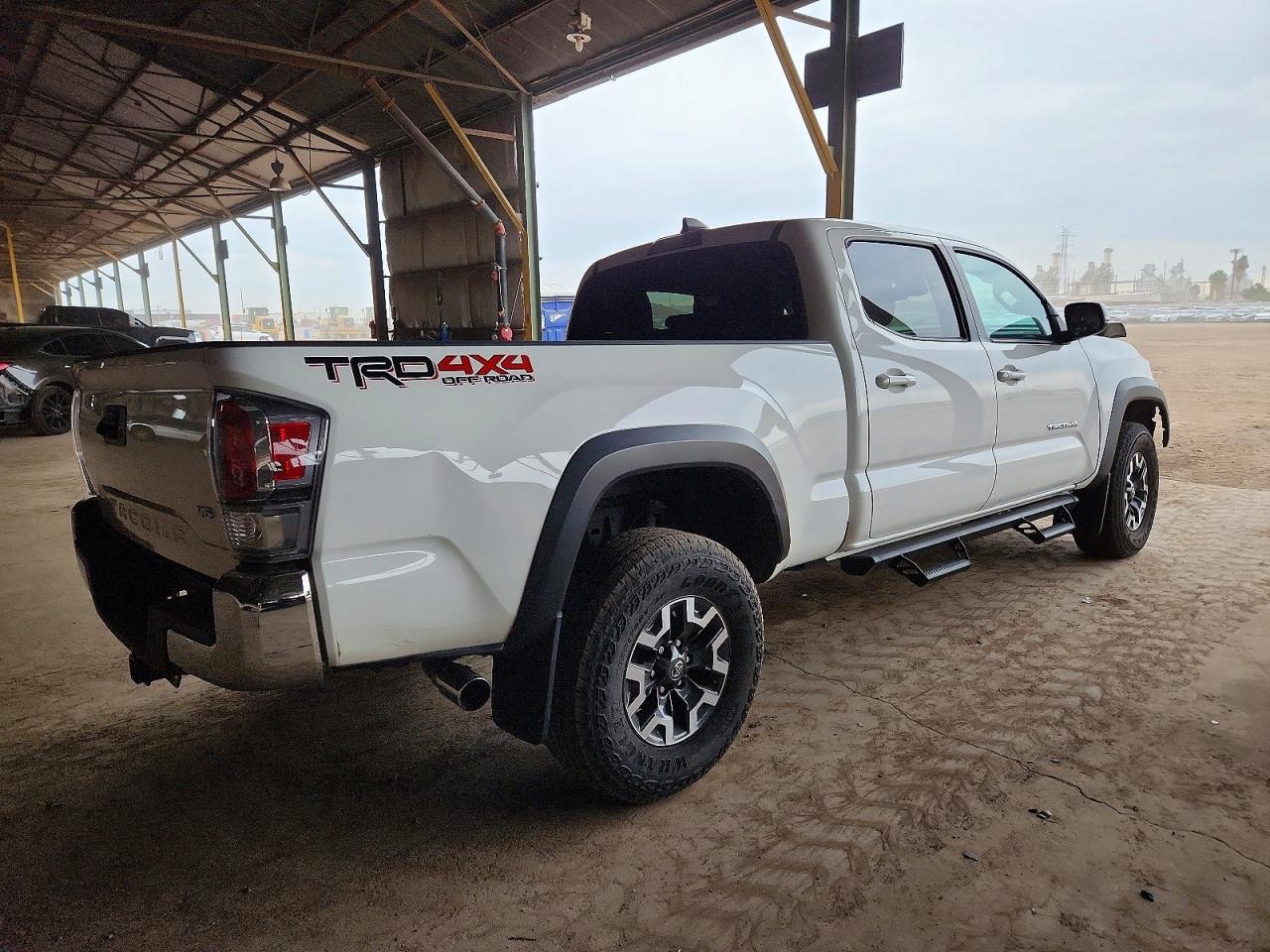 2021 TOYOTA TACOMA DOUBLE CAB photo 3