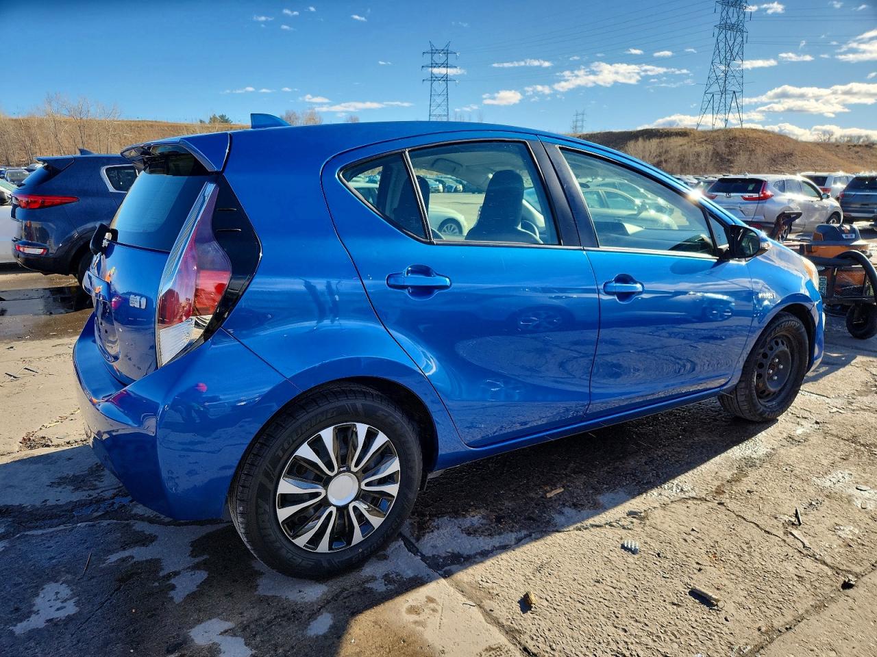 2015 TOYOTA PRIUS C photo 3