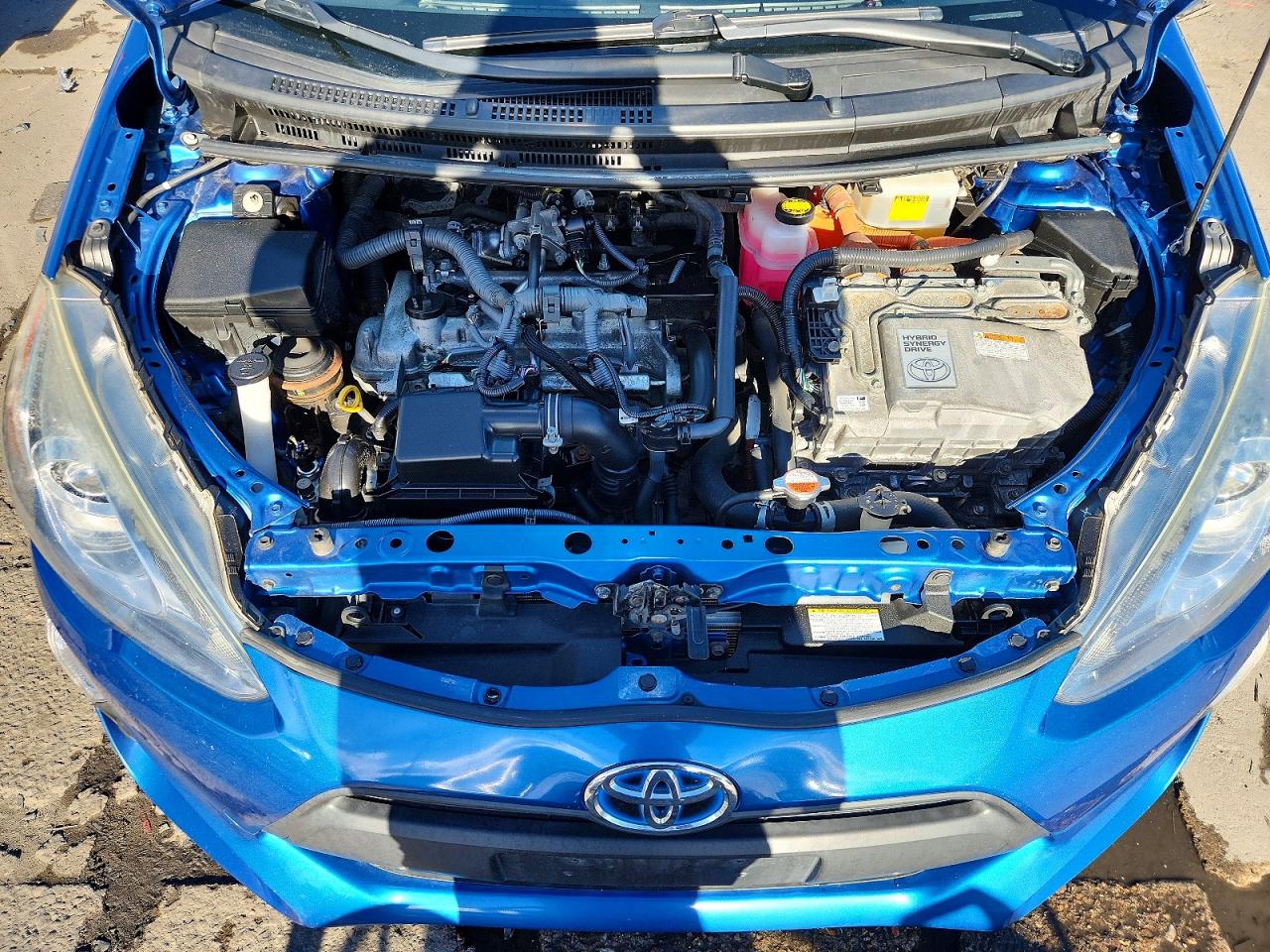 2015 TOYOTA PRIUS C photo 11
