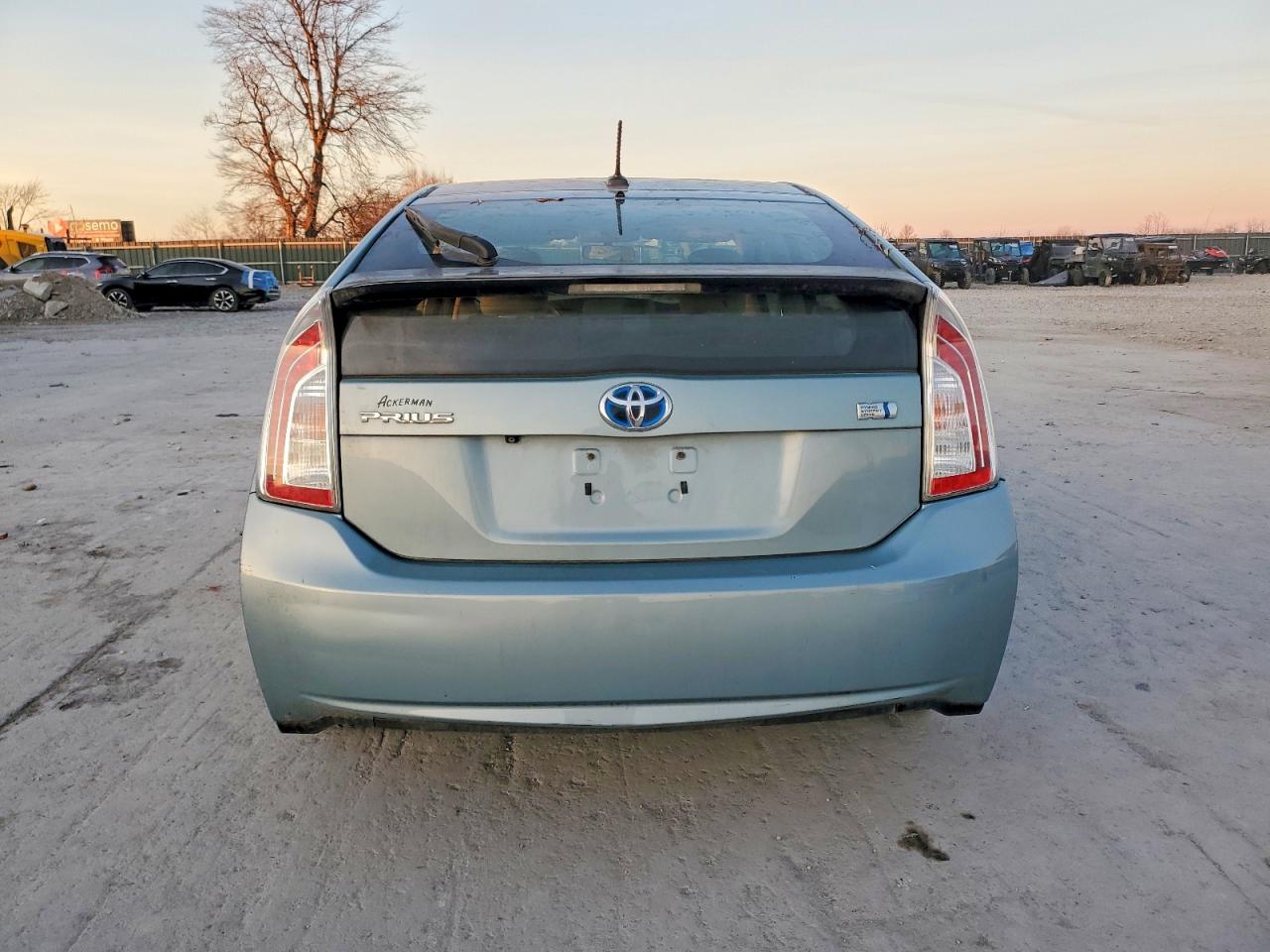 2013 TOYOTA PRIUS photo 6