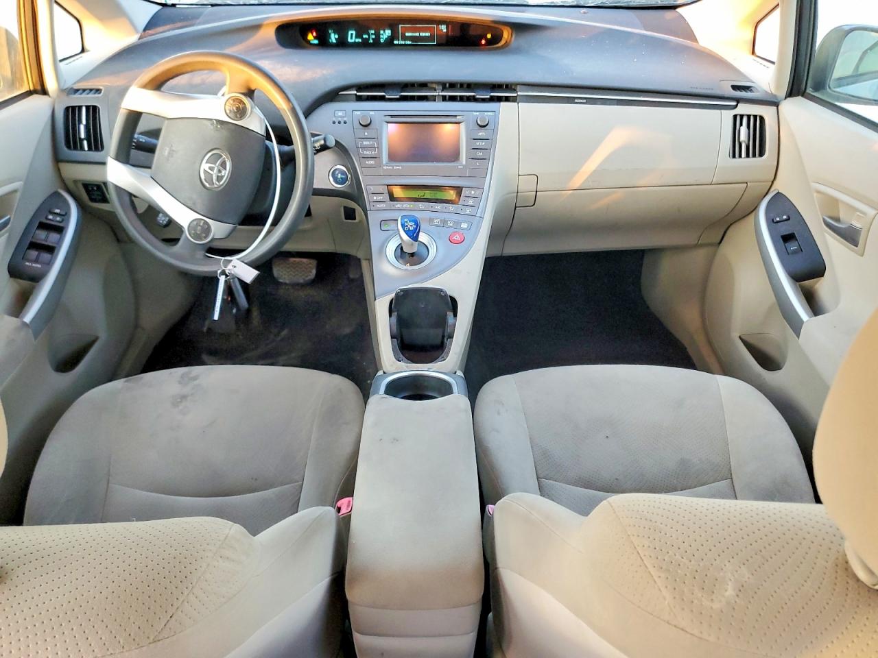2013 TOYOTA PRIUS photo 8