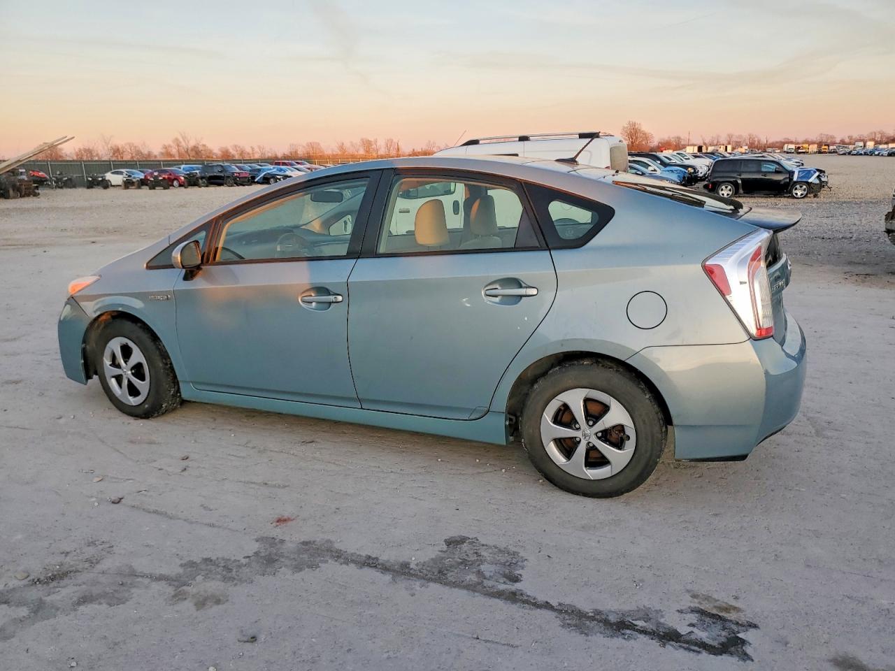 2013 TOYOTA PRIUS photo 2