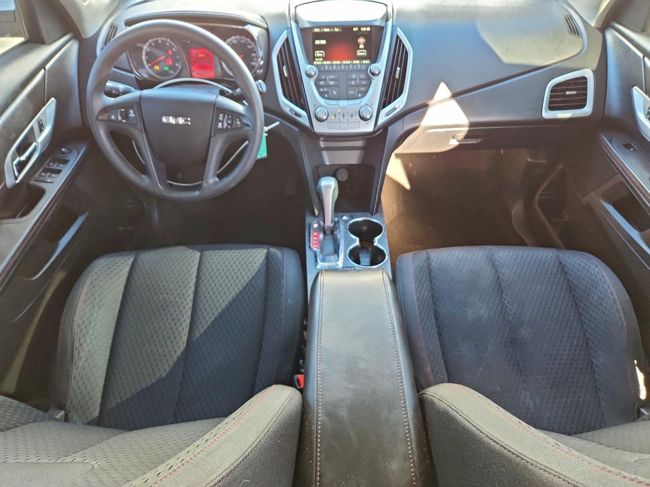 2015 GMC TERRAIN SLE photo 8