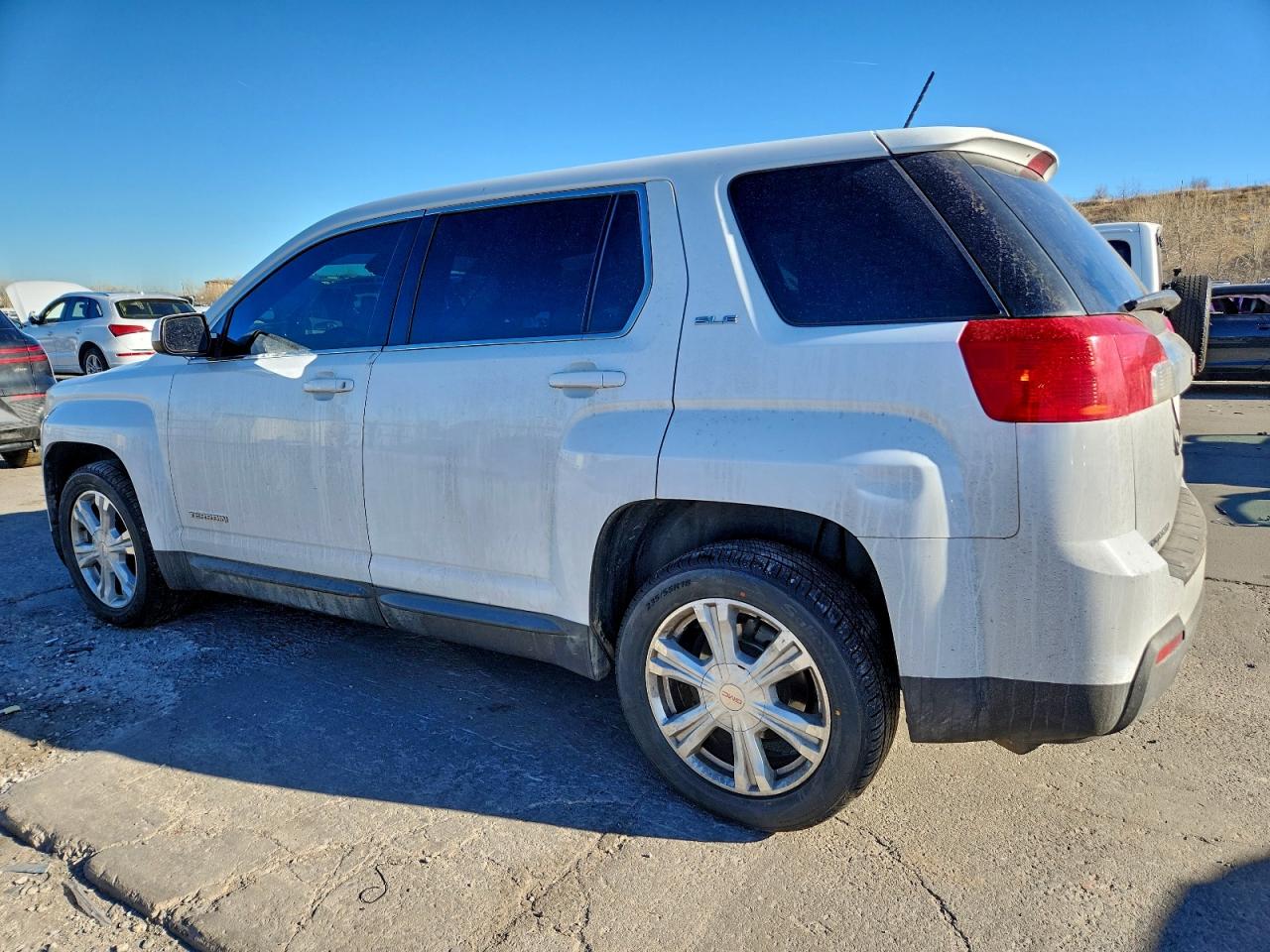 2015 GMC TERRAIN SLE photo 2