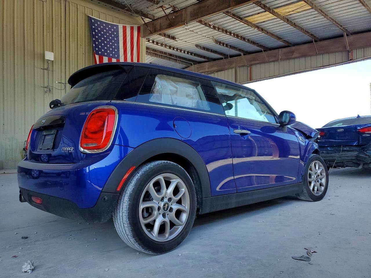 2019 MINI COOPER photo 3