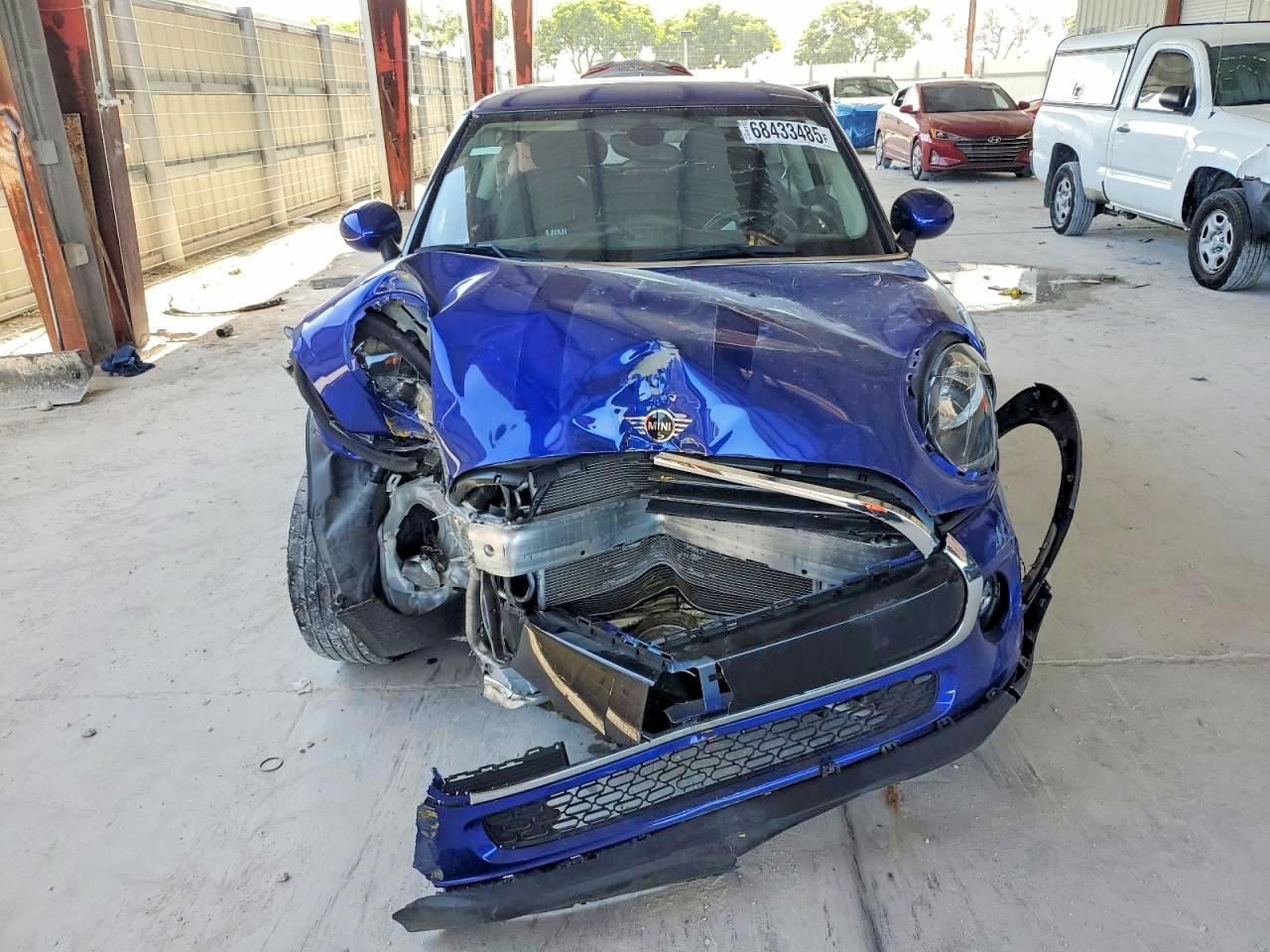 2019 MINI COOPER photo 5