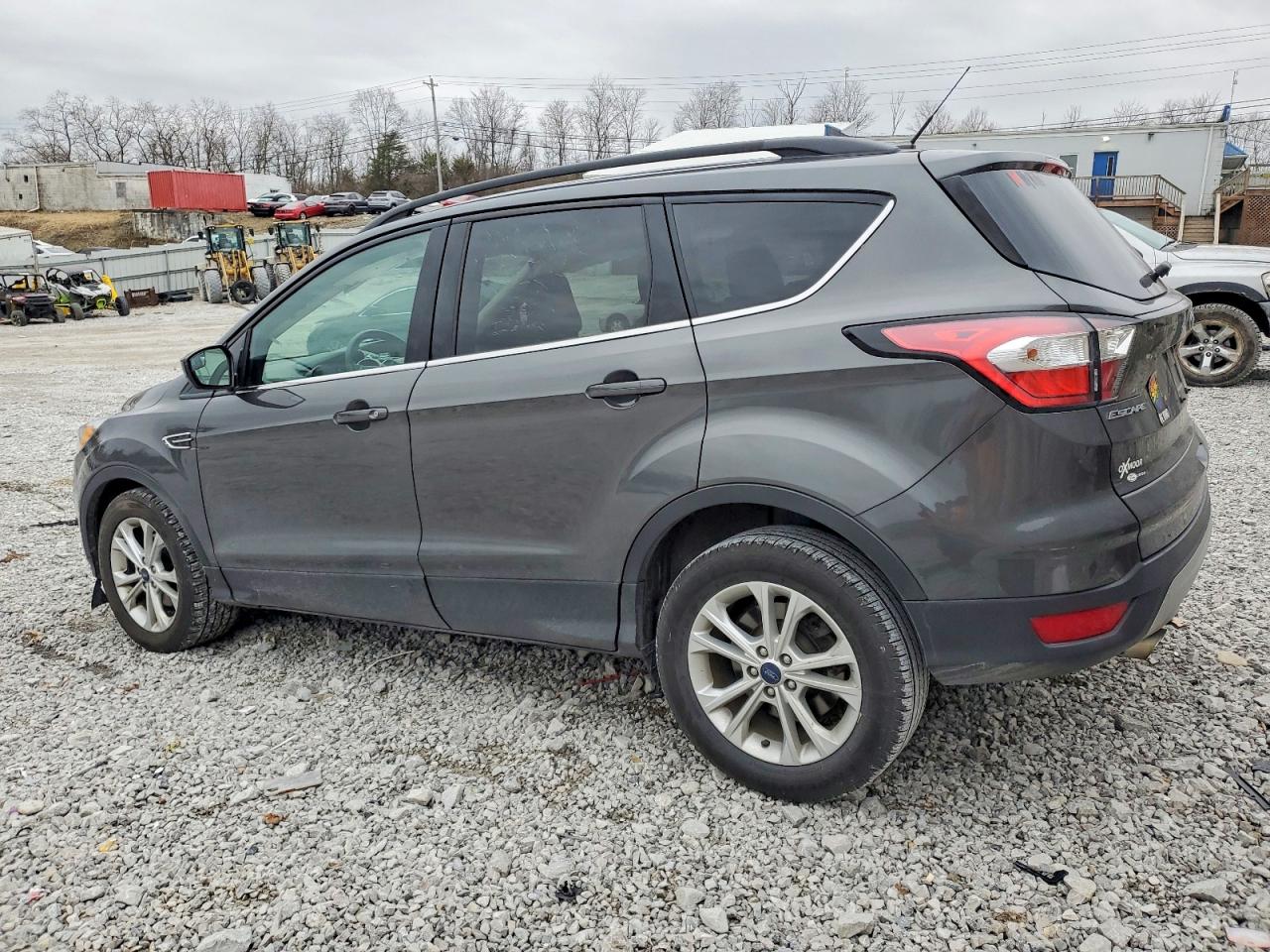 2018 FORD ESCAPE SE photo 2