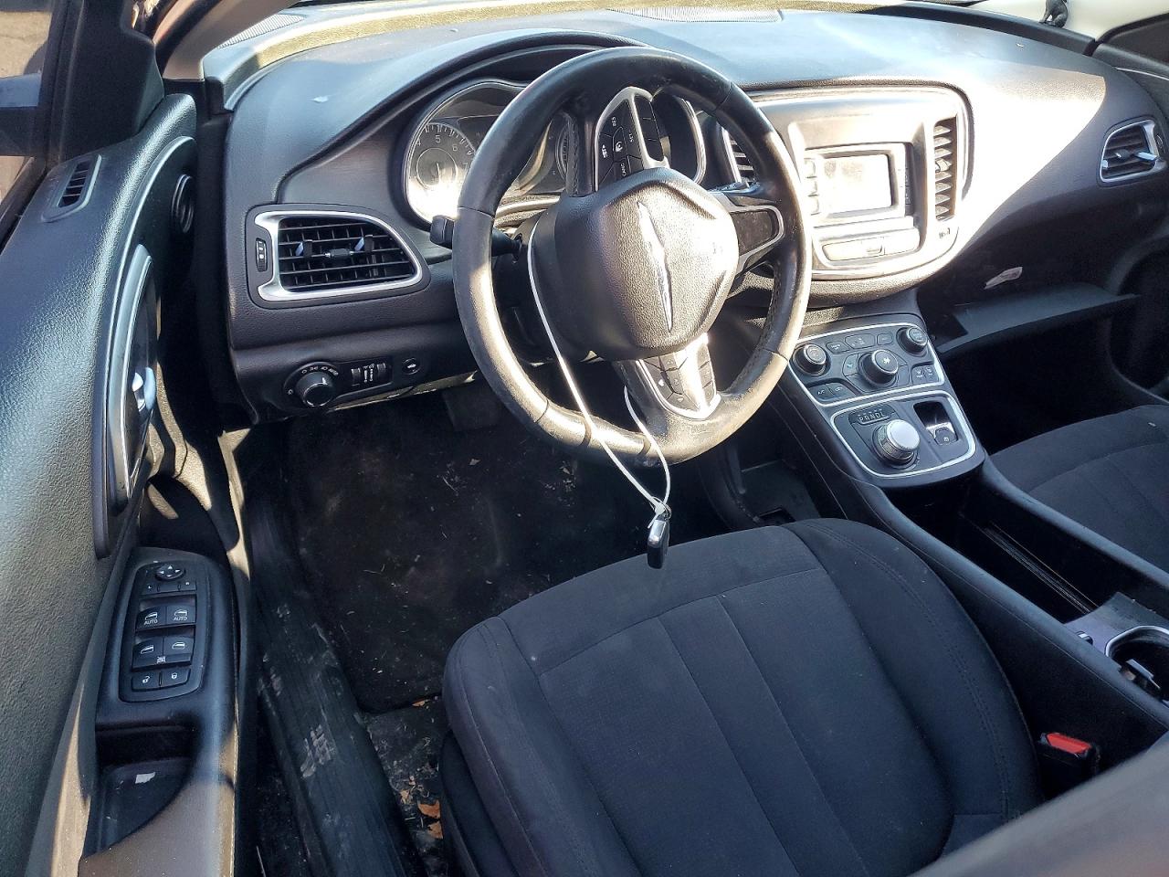 2015 CHRYSLER 200 LIMITED photo 8