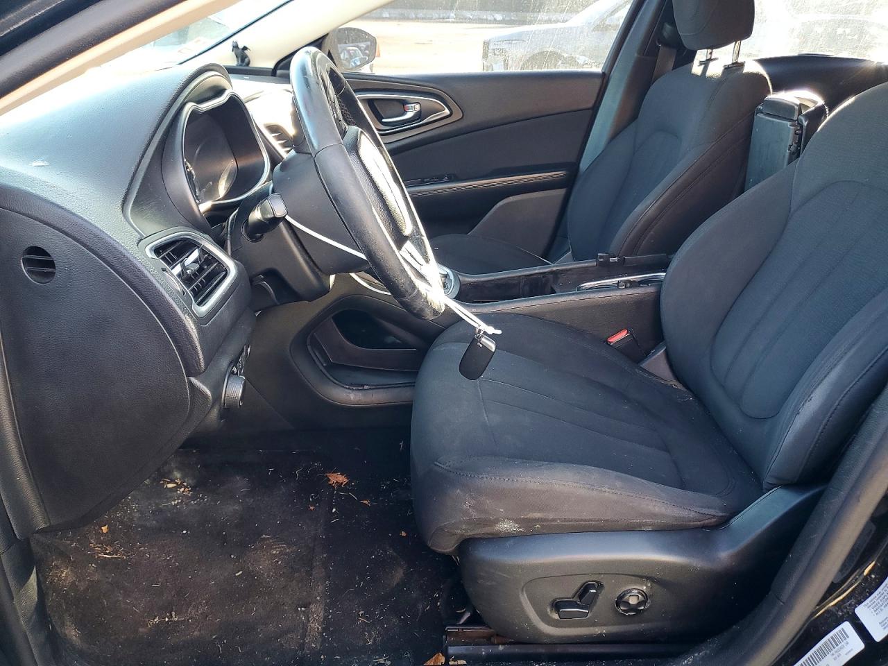 2015 CHRYSLER 200 LIMITED photo 7