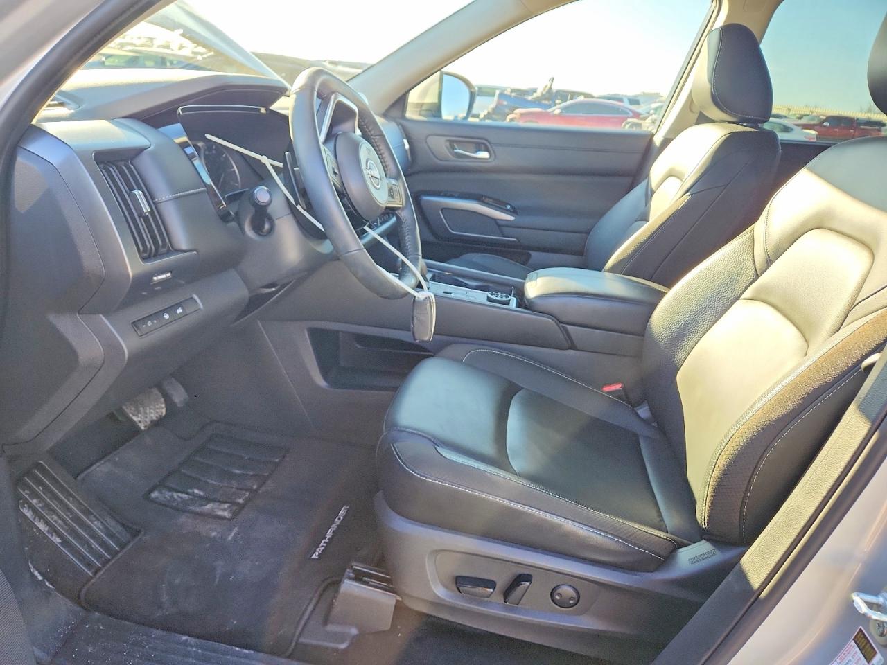 2023 NISSAN PATHFINDER SL photo 7