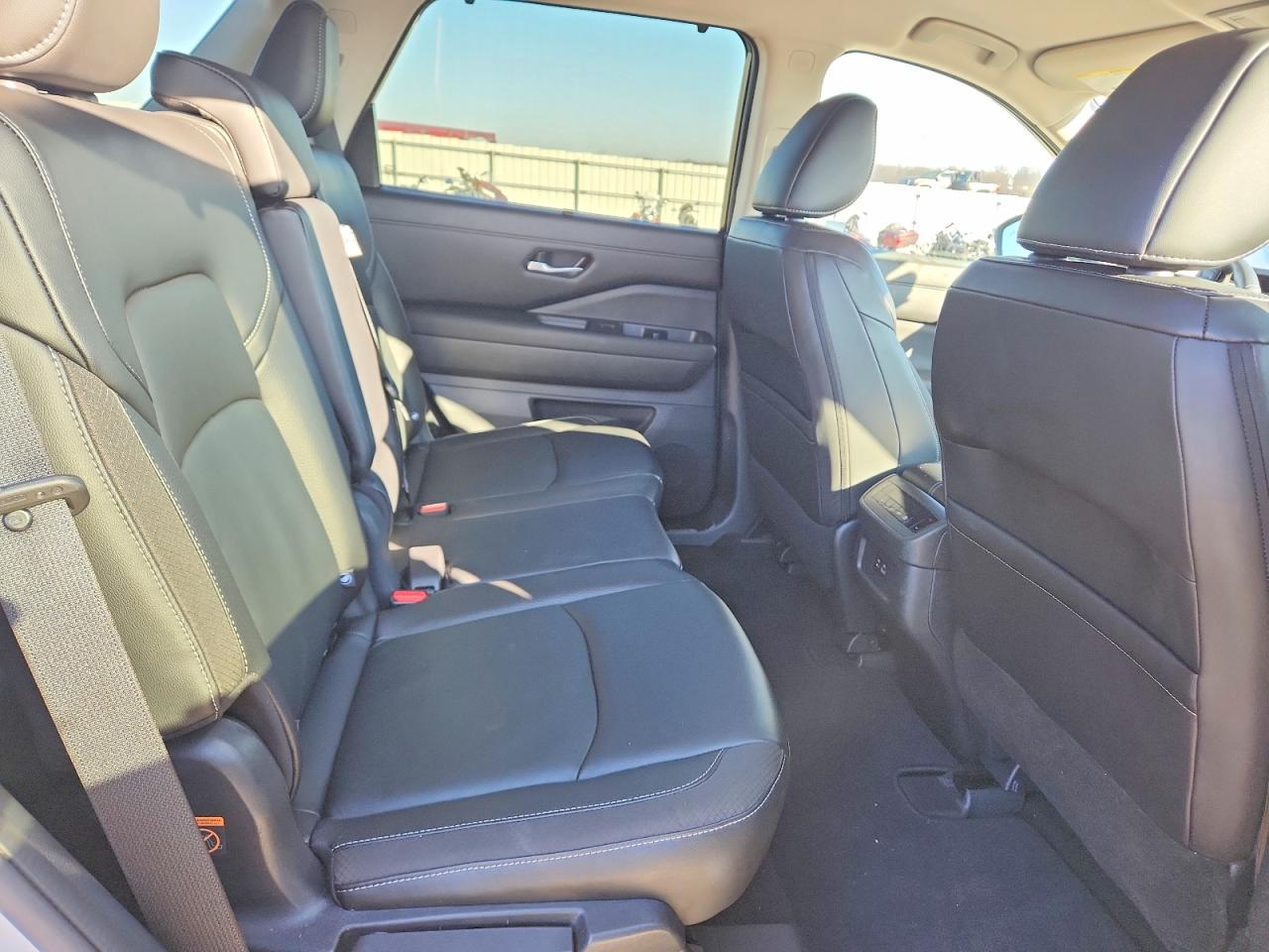 2023 NISSAN PATHFINDER SL photo 11