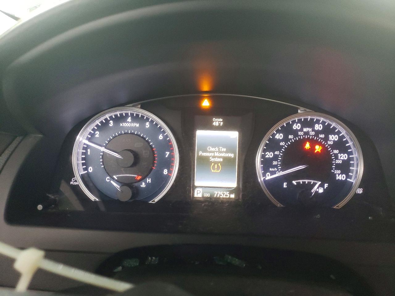 2016 TOYOTA CAMRY LE photo 9