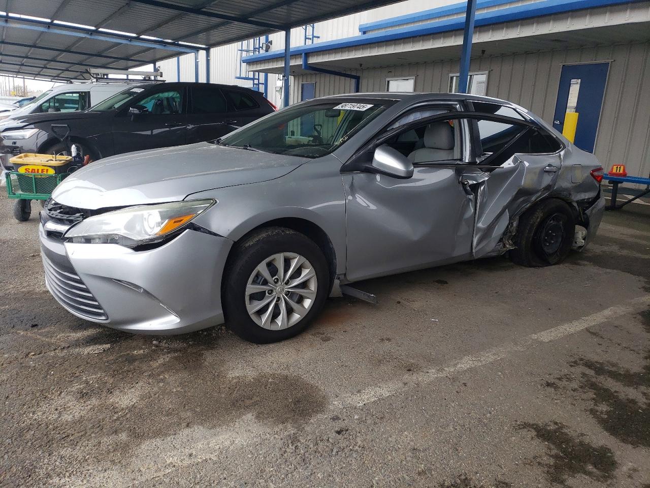 2016 TOYOTA CAMRY