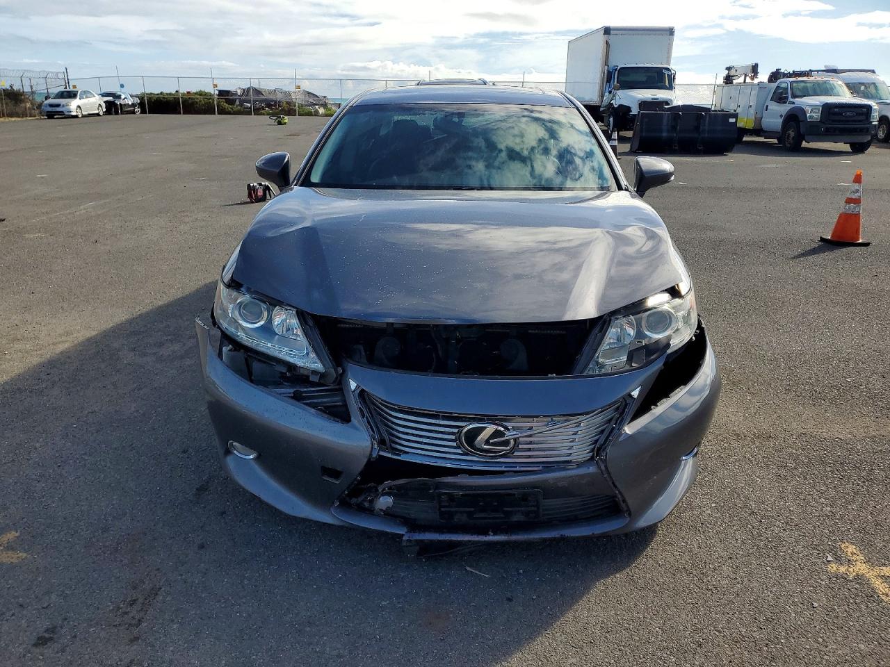 2013 LEXUS ES 350 photo 5